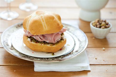 Ricetta Panino Mortadella Caprino E Pesto Di Pistacchi Cucchiaio D