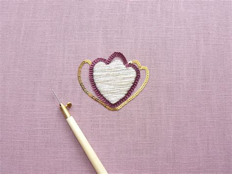 Tutoriel broche broderie perlée de Lunéville et aiguille