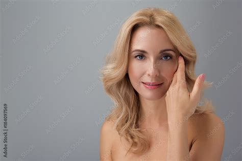 Foto De Natural Charm Portrait Of Elegant Gorgeous Middle Aged Woman