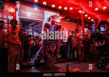 Lion Dance Barongsai Stock Photo Alamy