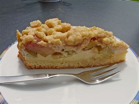 German Rhubarb Streusel Cake • German Recipes Rhabarberkuchen