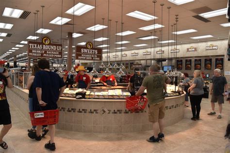 The wait is over: Buc-ee’s opens in Calhoun | Local News ...