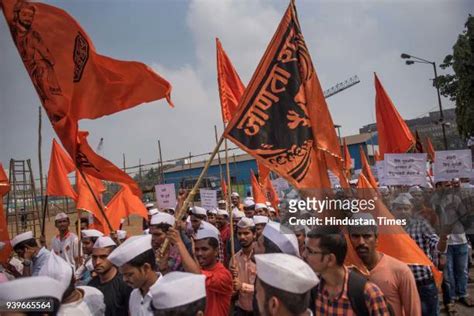 Members Of Sri Shiv Pratishthan Organized Bhide Guruji Sanman Morcha In ...