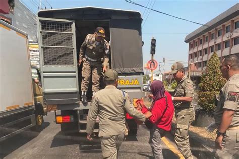 Tak Hanya Pengemis Satpol PP Jember Ciduk 5 Pelajar Yang Ketahuan