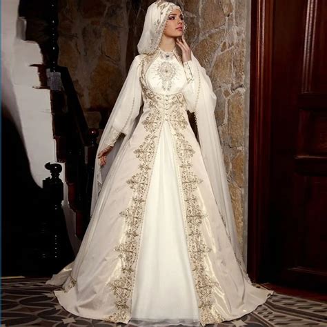 2017 High Neck Long Sleeves Wedding Dresses Muslim Lace Applique Sweep