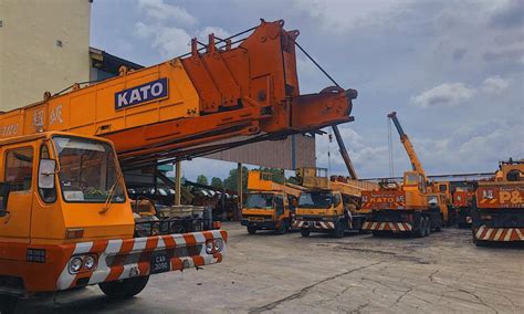 Hydraulic Mobile Cranes 7 To 500 Tonne Super Crane Machinery M