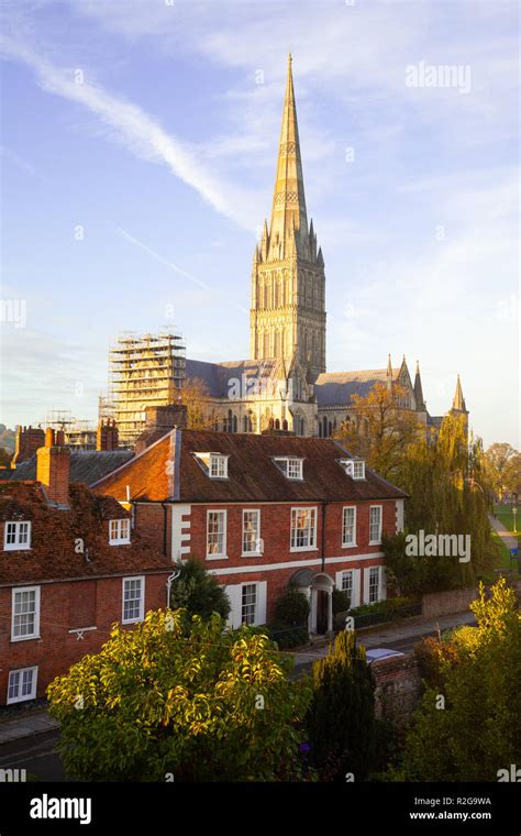 Salisbury Cathedral Close Salisbury Wiltshire England Stock Photo Alamy