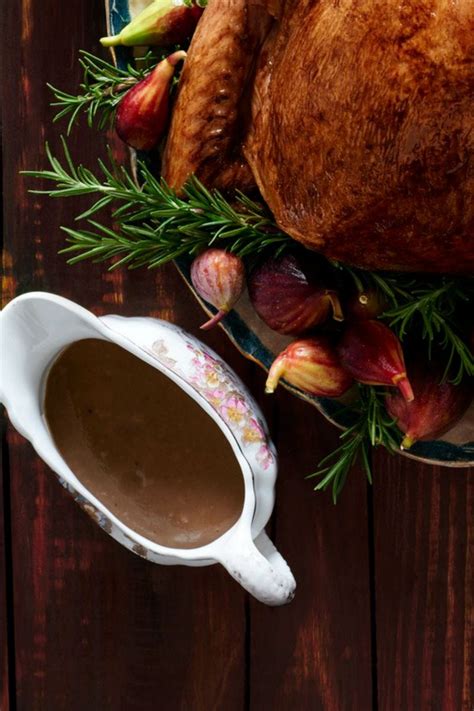 19 Gravy Recipes - How to Make Homemade Gravy for Thanksgiving