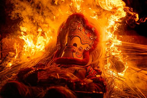 Vibrant Kerala Theyyam Ritual at Night · Free Stock Photo