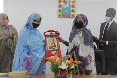 Tchad La Première Dame Mauritanienne Visite La Fondation Grand Cœur