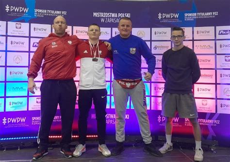 Zapasy Jakub Władczyk z MKS Czarnych Połaniec zdobył brązowy medal