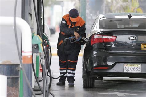 Precios De Referencia De Combustibles Bajan Hasta 758 Y “deben Reflejarse” En El País Señala