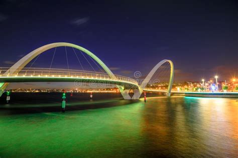 Elizabeth Quay Bridge Night Stock Image - Image of river, harbour ...