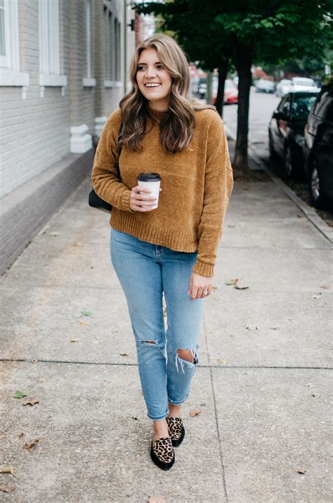 Must Have Jeans For Fall How To Wear Mom Jeans By Lauren M