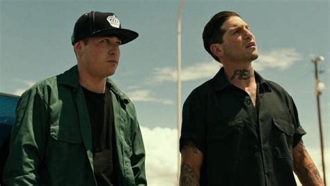 The black shirt with short sleeves Frank 'Shotgun' (Jon Bernthal) in Shot Caller | Spotern