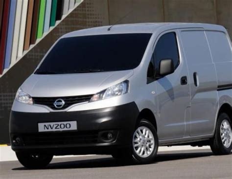 Nissan NV200 Combi Photos and Specs. Photo: Nissan NV200 Combi specs ...