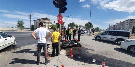 Konyada feci kaza Otomobille çarpışan motosiklet bu hale geldi 1 ölü