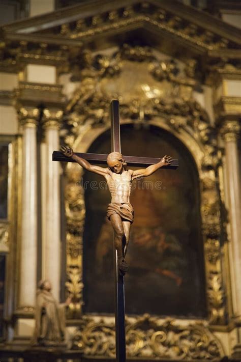 Jesus Auf Dem Kreuz Stockbild Bild Von Kirche Pilger