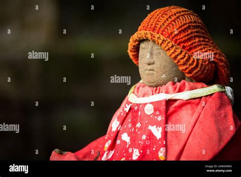 Estatua de Jizo en el cementerio de Okunoin Koyasan Japón Fotografía