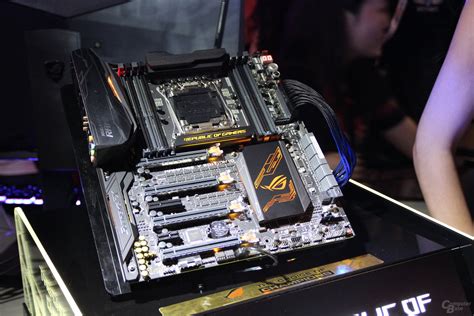 Rampage V Edition Asus Feiert Mit Dollar Mainboard Jahre Rog