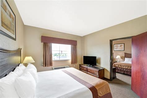 Baymont by Wyndham Decatur | Decatur, TX Hotels