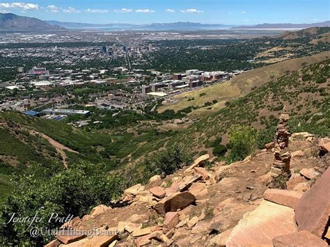 The “Living Room” Lookout - Utah Hiking Beauty