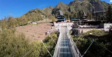 Jembatan Kaca Di Seruni Point Bromo Jawa Timur Apakah Aman Ini