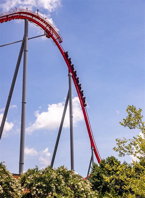 Ultimate Guide To Carowinds Amusement Park (Tips + Rides)