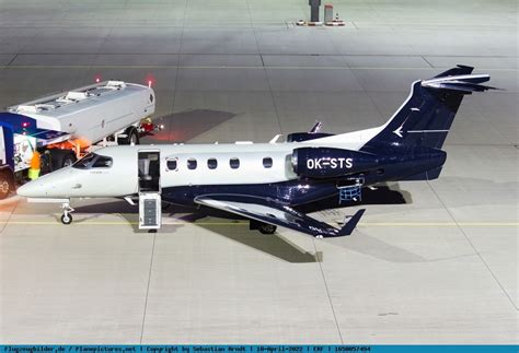 Foto Queen Air Embraer EMB 505 Phenom 300 OK STS