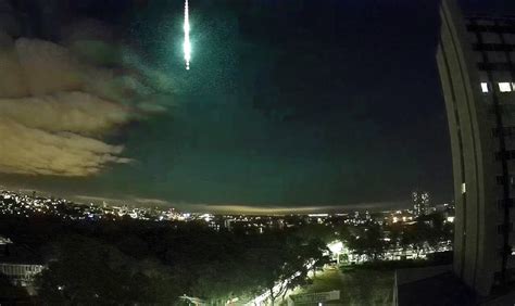 Meteoro cruzou o céu do Paraguai e foi visto no Brasil veja o vídeo