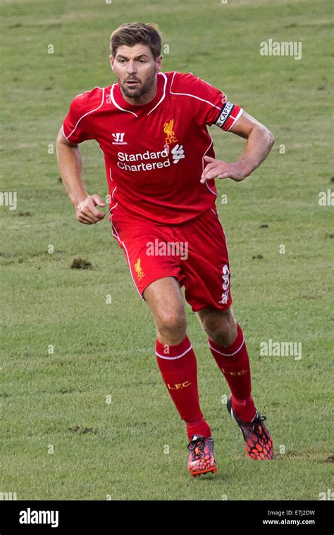 Steven Gerrard Liverpool Hi Res Stock Photography And Images Alamy