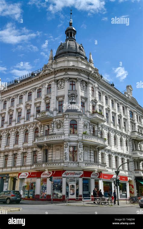 Old Building Grunewaldstrasse Beauty S Mountain Berlin Germany