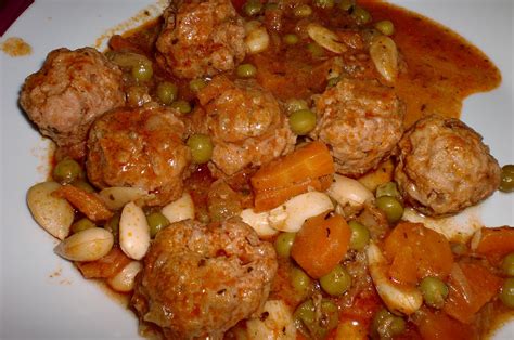 153º receta ALBÓNDIGAS A LA JARDINERA CON ALMENDRAS MAYTE EN LA COCINA