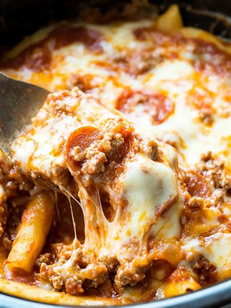 Easy Crock Pot Pizza Casserole: A Delicious Family Favorite