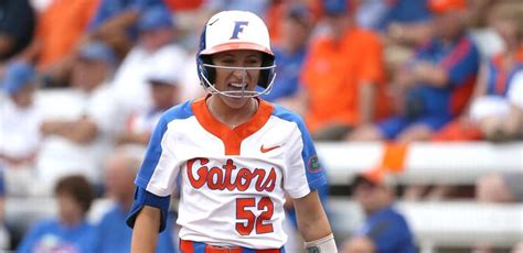 Florida Softball Advances To Regional Final Espn 98 1 Fm 850 Am Wruf