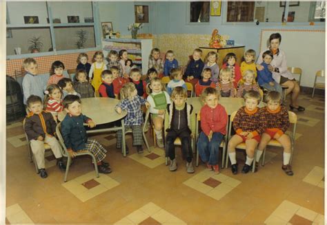 Photo De Classe Maternelle De 1970 Ecole Bernard Degunst Spycker