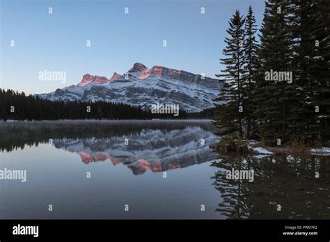 Two Jack Lake sunrise, Banff national Park, Canada Stock Photo - Alamy