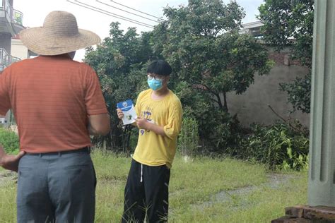 人文学院“珍爱生命始于心，禁毒防艾践于行”赴家乡暑期实践队开展禁毒宣传活动