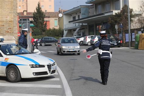 Bologna A14 Borgo Panigale Cadono Calcinacci Chiusa E Riaperta Via