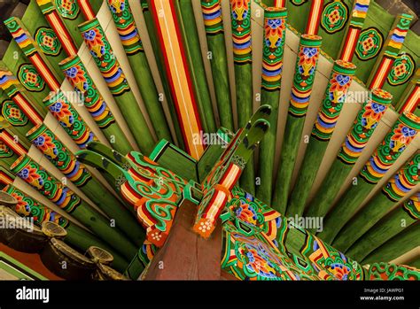 Traditional korean architecture Stock Photo - Alamy