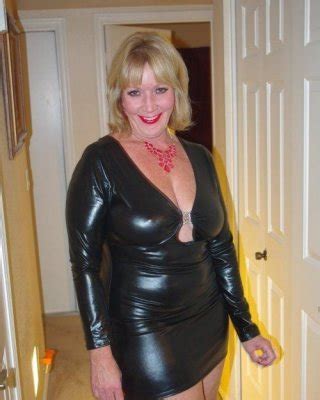 Latex Rubber Milf Mature BBW April Issue Porn Pictures XXX Photos Sex