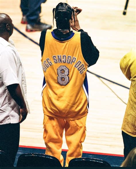 Pin de NBA Photos Clips And Edits en Rappers Wearing Lakers Stuff | Raperos