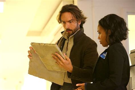 Sleepy Hollow Star Tom Mison Teases Abbie And Cranes Season 3 Dynamic