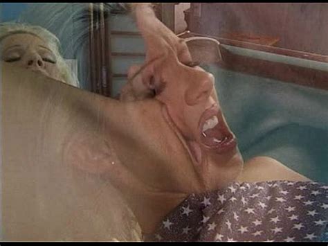 Metro El tamaño importa escena 3 XVIDEOS