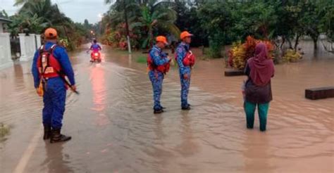 54 Victims Of Flash Floods In Johor Still At Two PPS Today