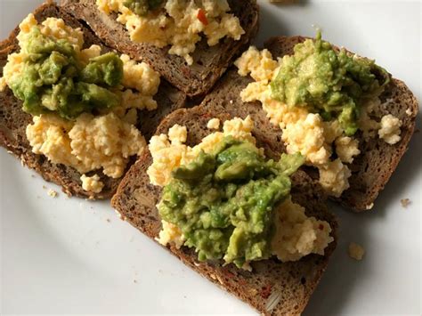 Avocado Toast With Cottage Cheese Eggs Recipe And Nutrition Eat This Much