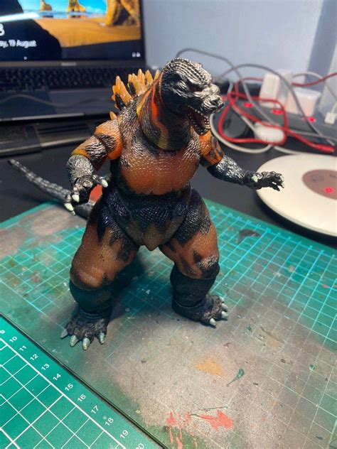 Neca Burning Godzilla 1995 Figure Hobbies And Toys Toys And Games On