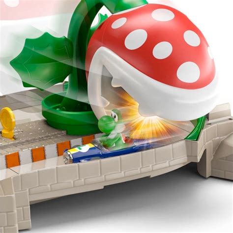 Hot Wheels Mario Kart Nemesis Track Set Piranha Racebaan Inclusief één Luigi Kart YellowPack