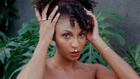 Filha de Mano Brown, atriz premiada e modelo: conheça Ayomi Domenica!