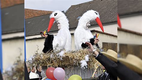 Traditioneller Fastnachtsmarkt Textilien Dekos Und Regionale